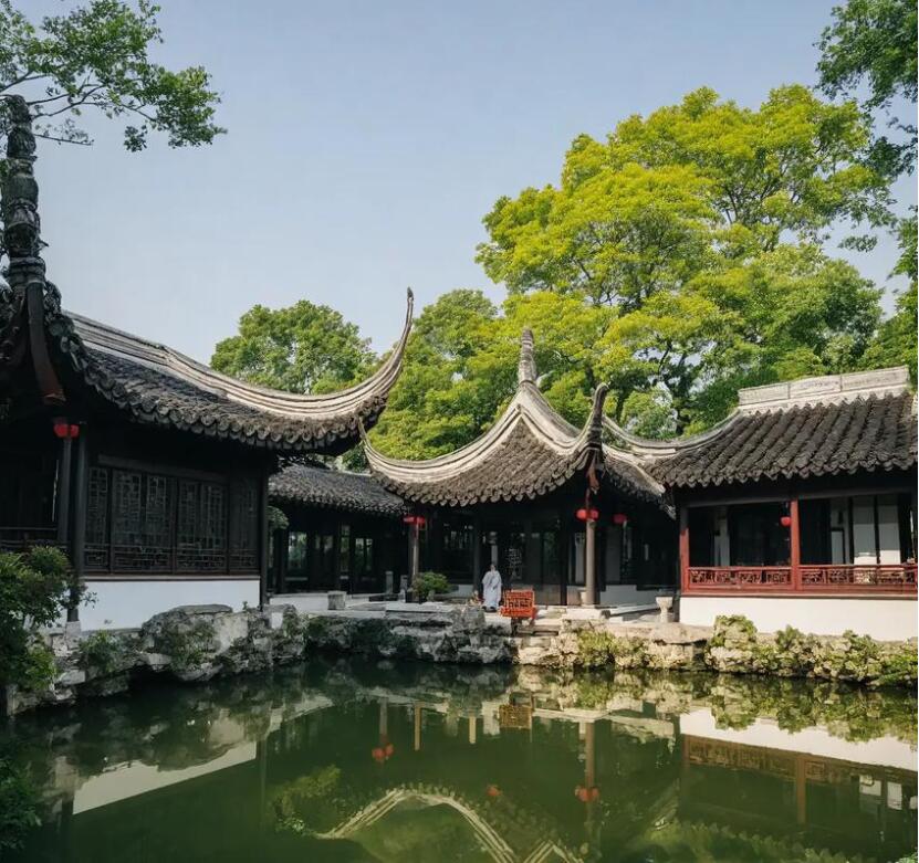 南阳卧龙芷卉土建有限公司